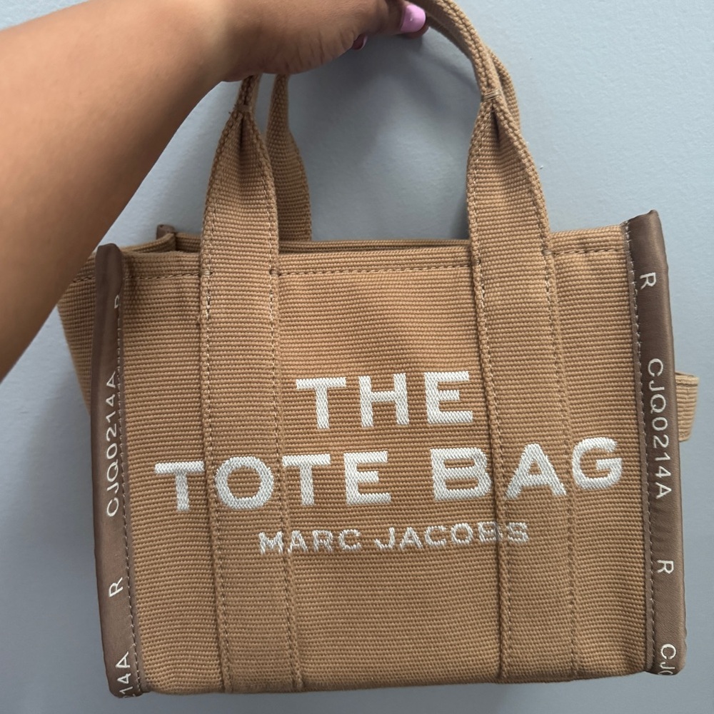 Marc Jacobs Small The Tote Bag (Camel)